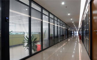 西平單玻玻璃隔斷 以行業(yè)領(lǐng)先品質(zhì)，開(kāi)啟高隔間塑膠零配件促銷盛典